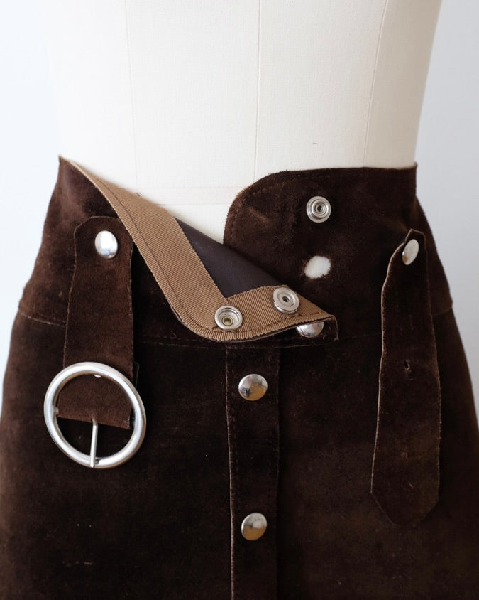 Vintage 1970's Brown Suede Mini Skirt (XS)