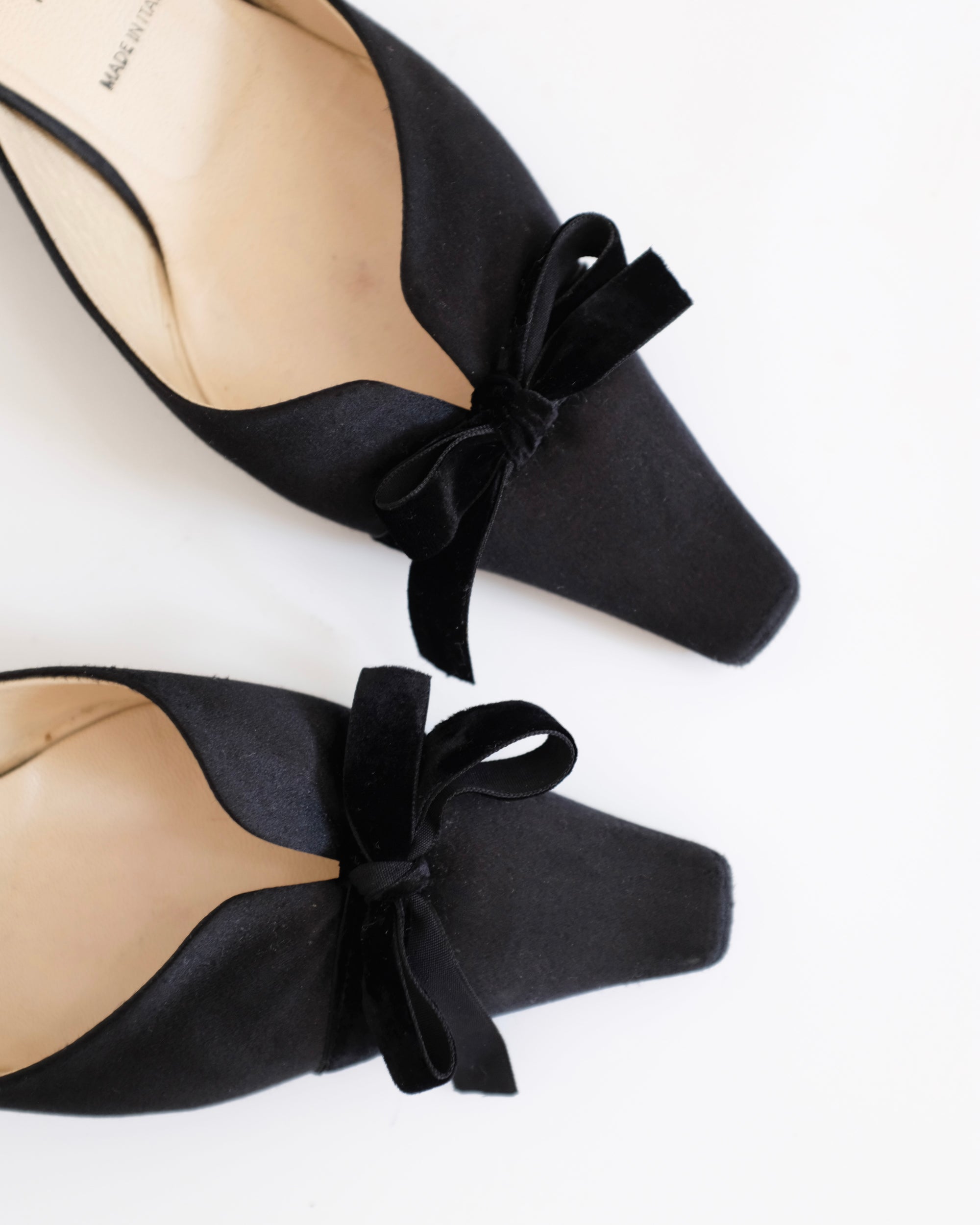 Prada Velvet Bow Kitten Heels (36)