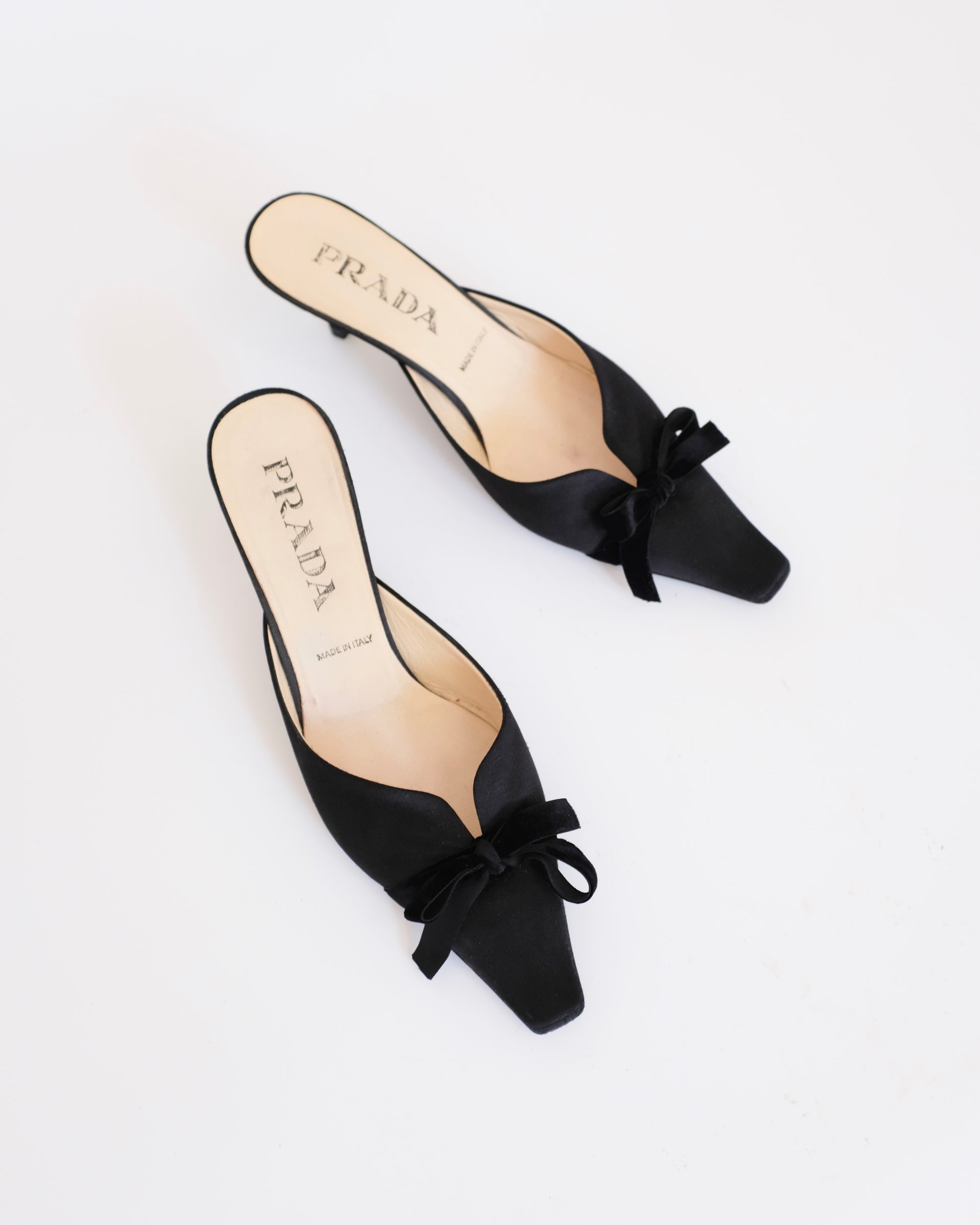 Prada Velvet Bow Kitten Heels (36)