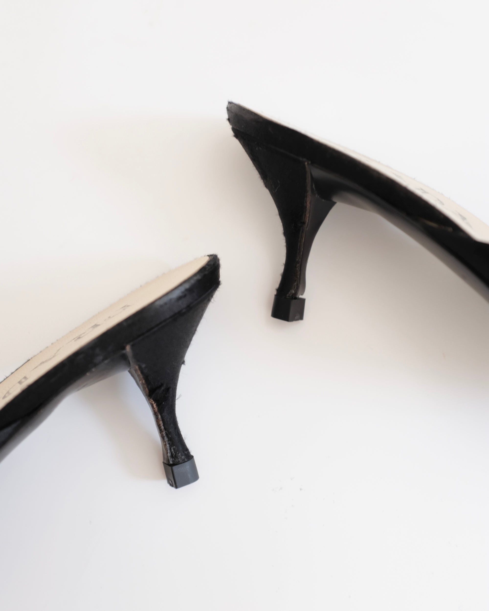 Prada Velvet Bow Kitten Heels (36)