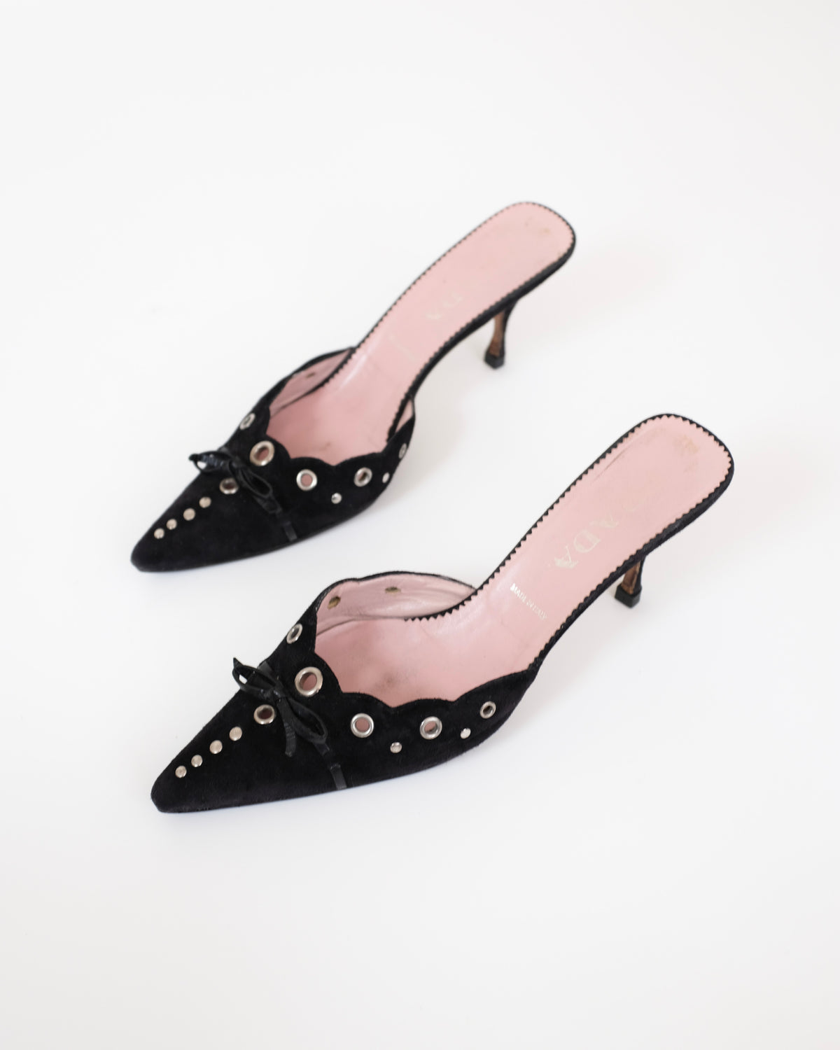 Prada Black Suede Eyelet Kitten Heels (37.5)