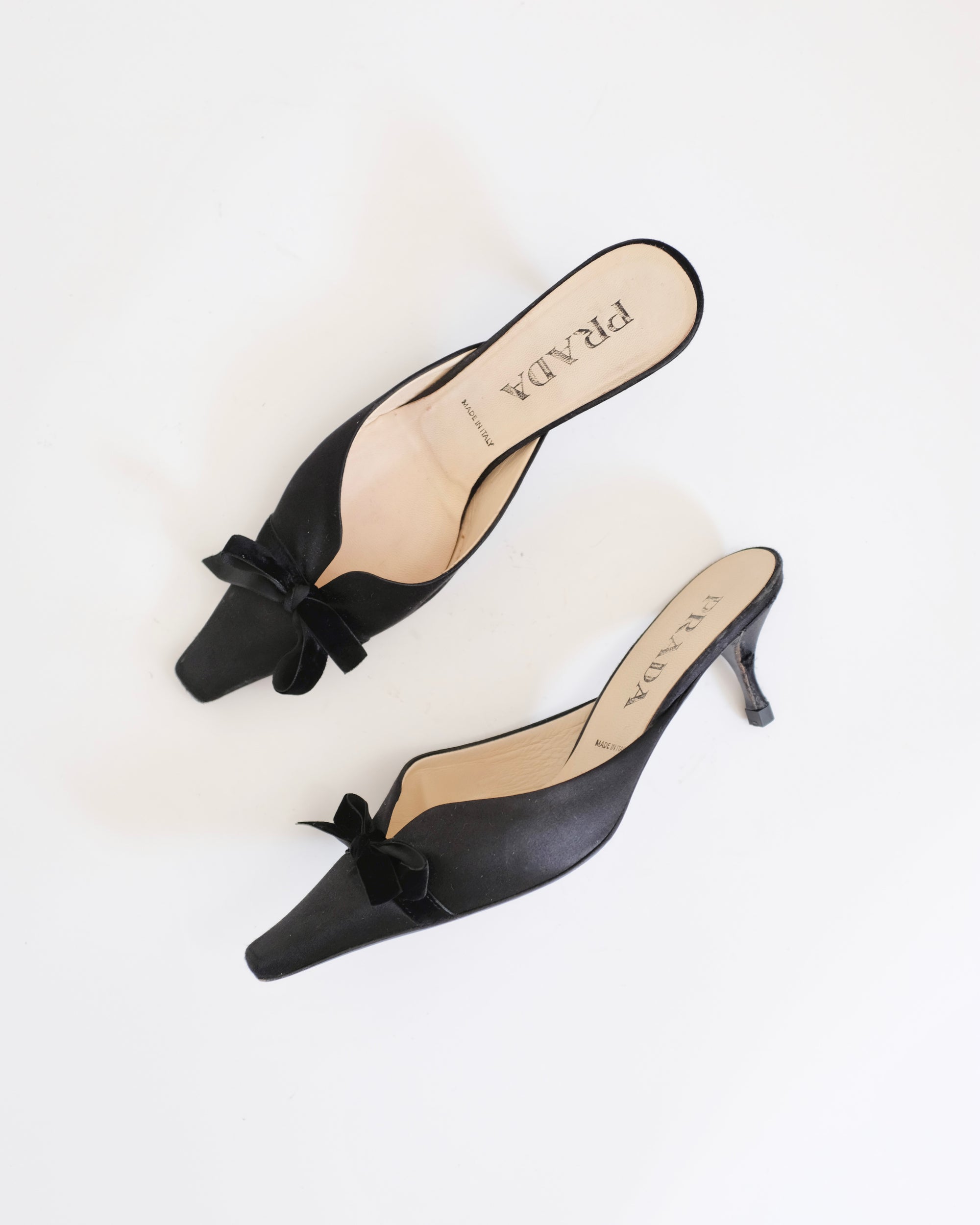 Prada Velvet Bow Kitten Heels (36)